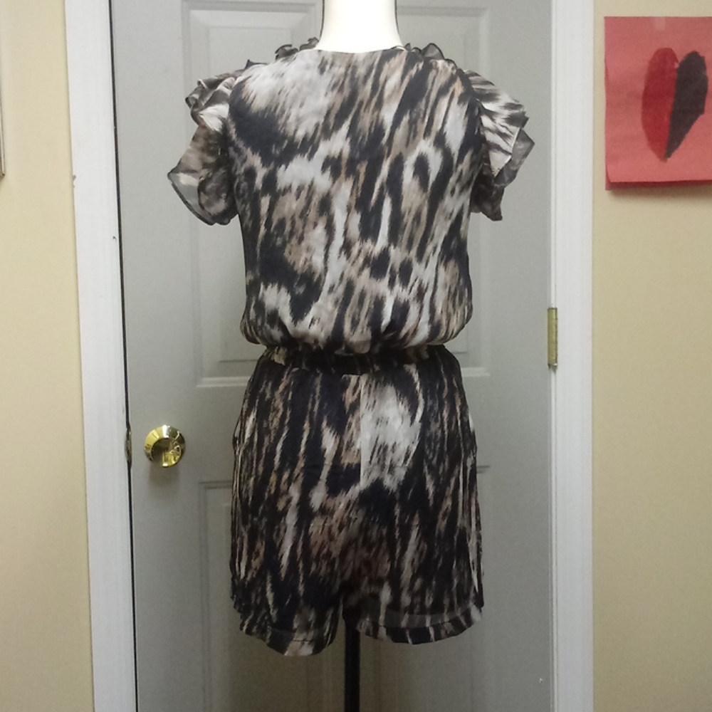 Romper - Picture 2 of 5